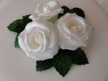 perleťové růže z marcipánu